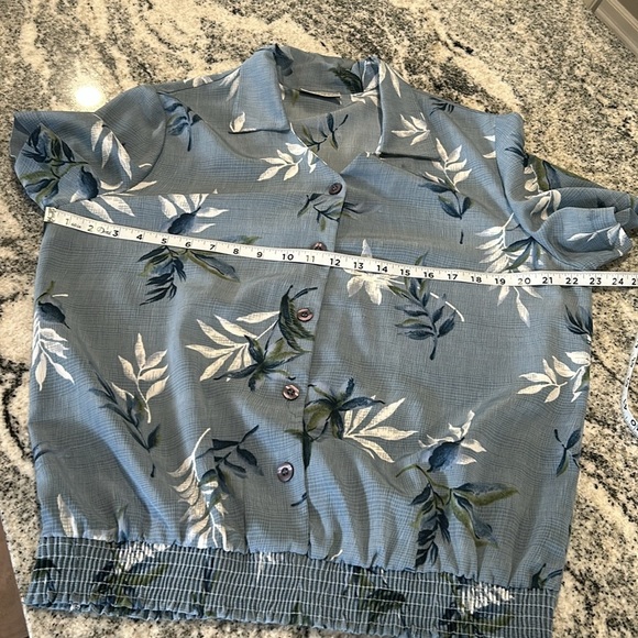 East west fashion, size L floral/beach theme button up with elastic waist - Picture 7 of 8